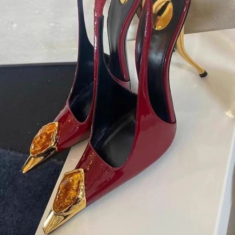 Zapatos de tacón de charol con - Spaghetti Strap Dress reseña y precio